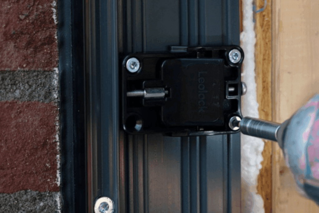 Innovatief montagesysteem voor kunststof kozijnen bij Leolock®